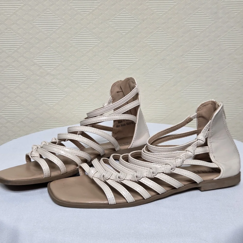 Journee Collection Womens Tru Comfort Petrra Strappy Zip Sandals Size-7.5